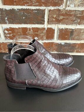 Stelle Monelle Pull-on Croc-embossed Leather Ankle Booties Size 39 Italian